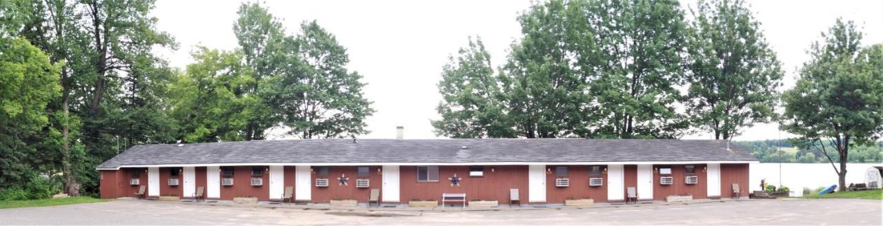 Lakeshore Motel Ice Lake 이런 리버 외부 사진